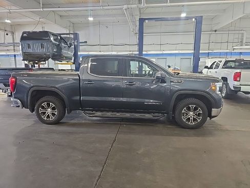 Used 2019 GMC Sierra 1500 SLE w/ X31 Off-Road Package AWD/4WD image 16