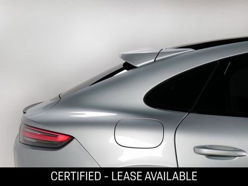 Used 2022 Porsche Cayenne Coupe image 32