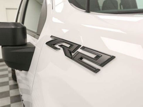 Used 2024 Chevrolet Silverado 2500 ZR2 w/ Technology Package image 8