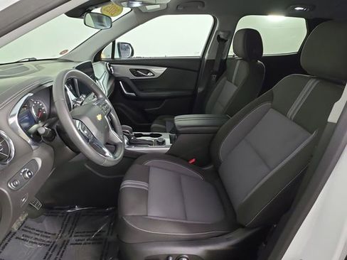 Used 2025 Chevrolet Blazer LT AWD/4WD image 19