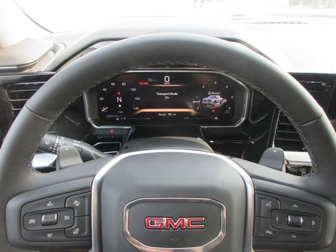 New 2026 GMC Sierra 1500 SLT image 17