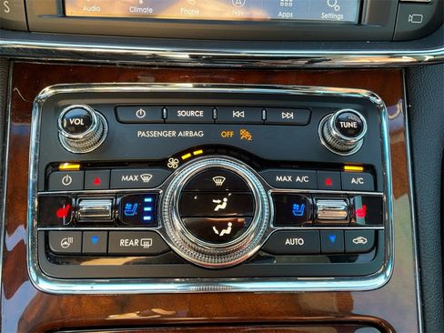 Used 2020 Lincoln Continental Reserve image 22