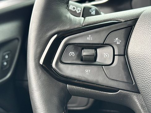 Used 2023 Chevrolet Bolt EUV LT w/ Comfort Package image 34