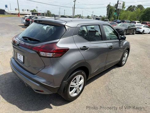 Used 2024 Nissan Kicks S FWD image 5