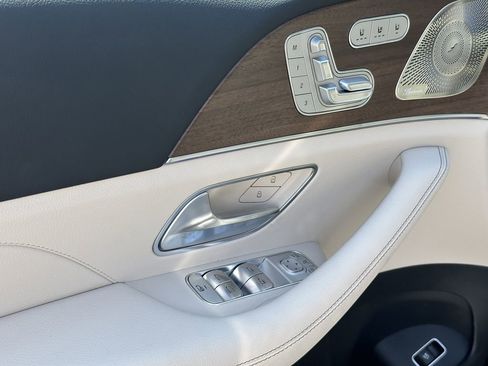 New 2026 Mercedes-Benz GLS 450 4MATIC image 12