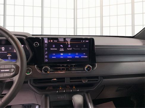 Used 2023 Chevrolet Colorado Trail Boss w/ Technology Package image 12