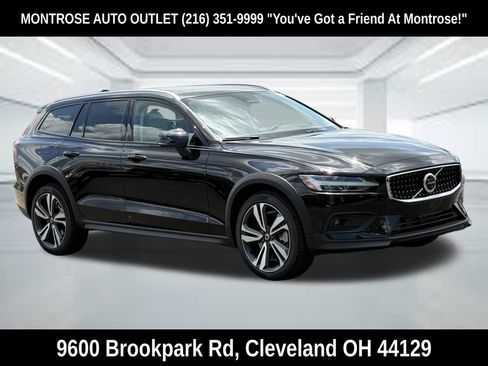 New 2026 Volvo V60 B5 Cross Country Plus w/ Protection Package Premier AWD/4WD image 7