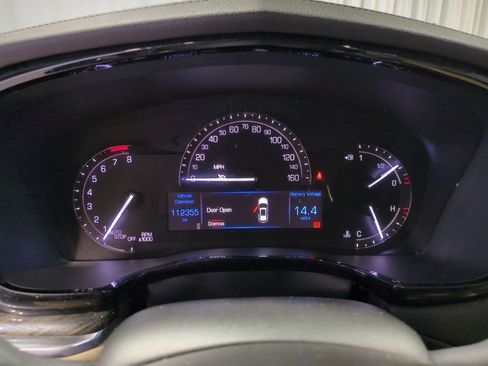 Used 2017 Cadillac XT5 FWD image 36