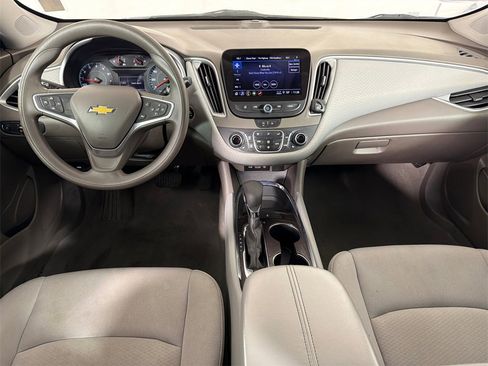 Used 2022 Chevrolet Malibu LT image 22