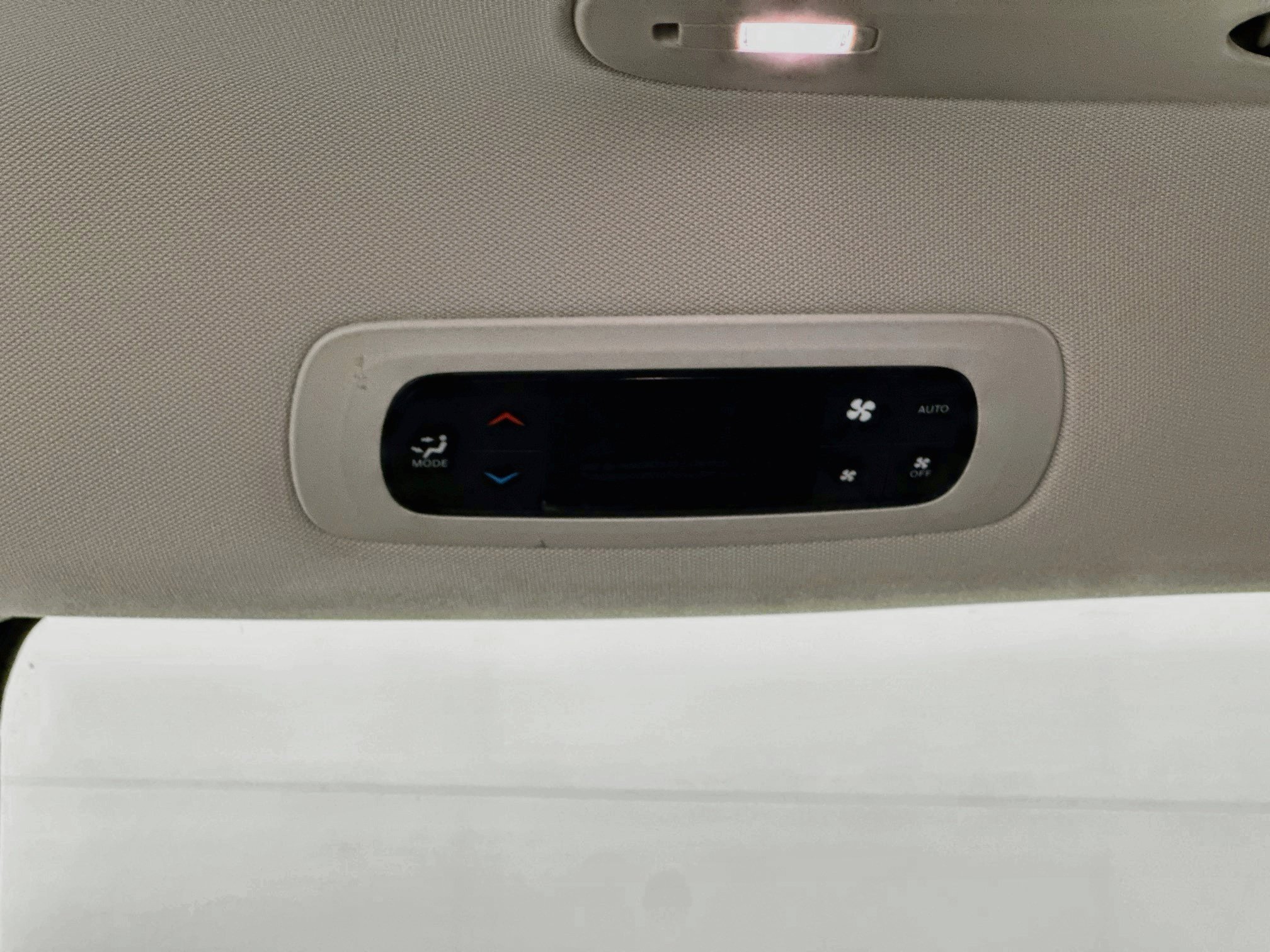 Used 2024 Chrysler Pacifica Touring-L FWD image 25