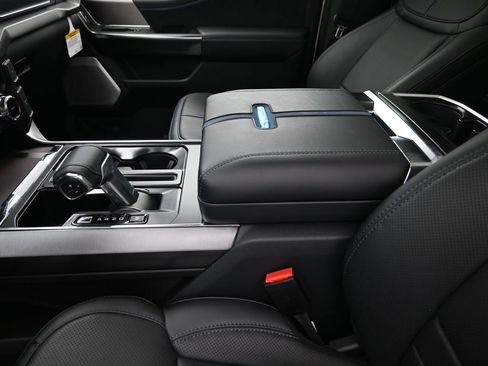 New 2025 Ford F150 Platinum w/ Equipment Group 702A High image 21