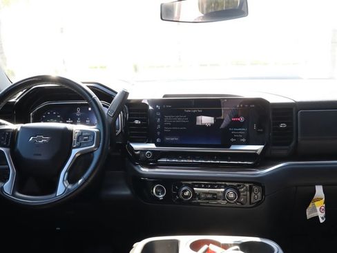 Used 2023 Chevrolet Silverado 1500 LT Trail Boss w/ LPO, Dark Essentials Package AWD/4WD image 23
