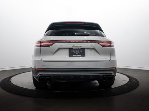 Certified 2023 Porsche Cayenne Platinum Edition AWD/4WD image 6