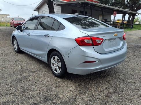Used 2018 Chevrolet Cruze LS image 4
