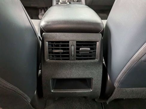 Used 2022 Mitsubishi Outlander SE AWD/4WD image 16