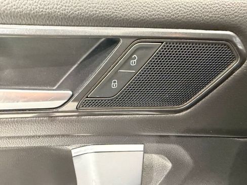 Used 2018 Volkswagen Tiguan SE w/ Panoramic Sunroof Package AWD/4WD image 37