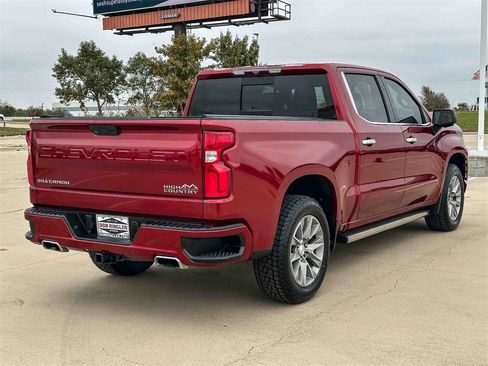 Used 2021 Chevrolet Silverado 1500 High Country w/ Safety Package II image 3