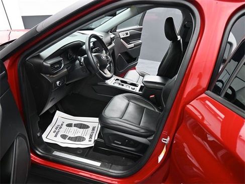 Used 2022 Ford Explorer Limited w/ Equipment Group 301A image 21