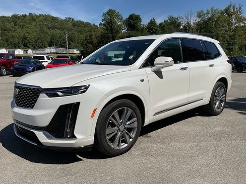 Used 2024 Cadillac XT6 Premium Luxury w/ LPO, Floor Liner Package AWD/4WD image 3