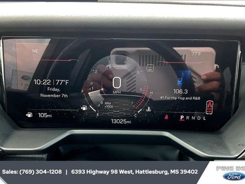 Used 2025 GMC Acadia Elevation image 14