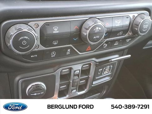 Used 2021 Jeep Gladiator Overland image 27