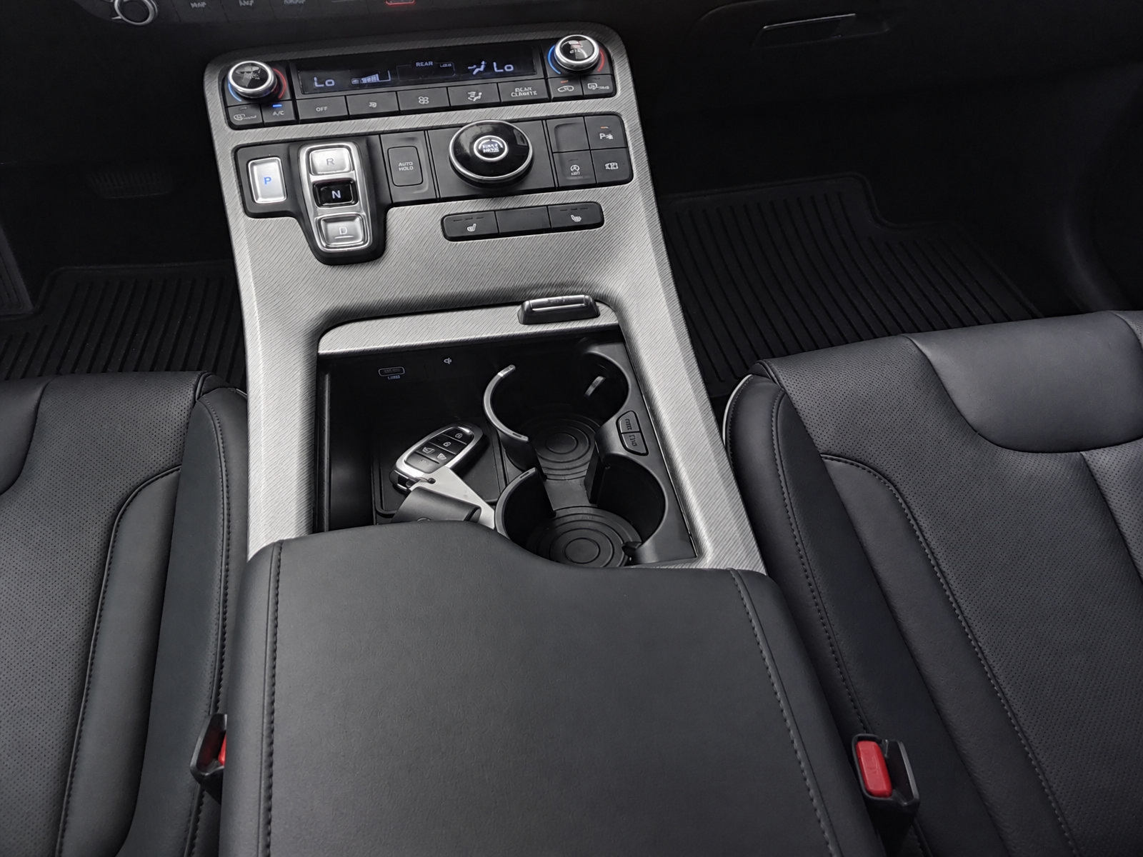 Used 2024 Hyundai Palisade SEL FWD image 12