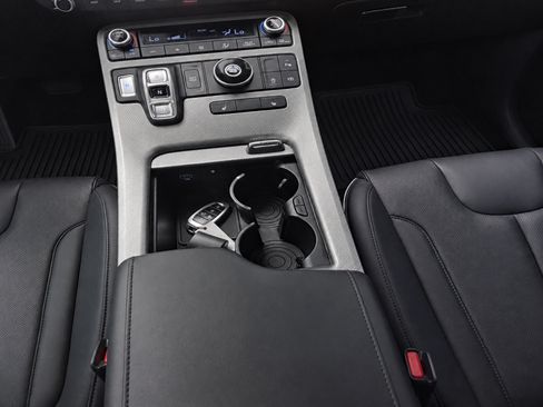 Used 2024 Hyundai Palisade SEL FWD image 12