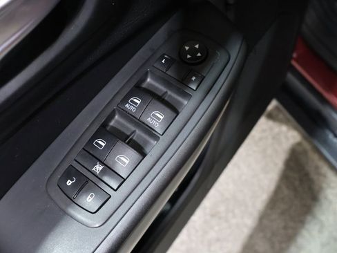 Used 2021 Jeep Cherokee Trailhawk image 14