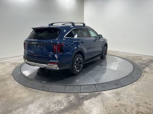 New 2025 Kia Sorento S image 5