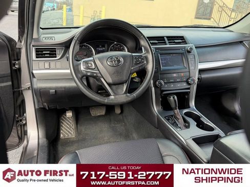 Used 2017 Toyota Camry SE image 11