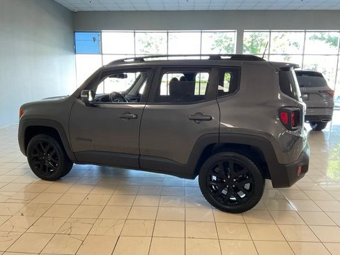 Used 2018 Jeep Renegade Altitude AWD/4WD image 5