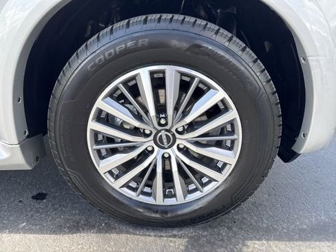 Used 2024 Nissan Armada SL w/ Captain's Chairs Package AWD/4WD image 9