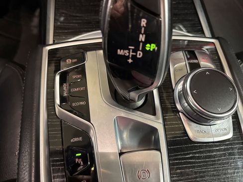 Used 2017 BMW 740e xDrive image 15