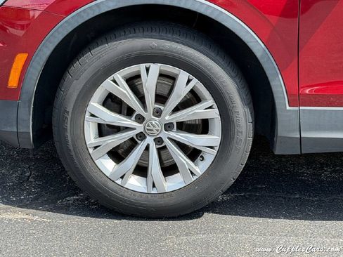Used 2018 Volkswagen Tiguan SE AWD/4WD image 43