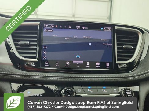 Certified 2025 Chrysler Pacifica Limited FWD image 25