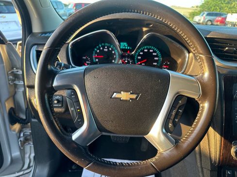 Used 2017 Chevrolet Traverse LT image 20