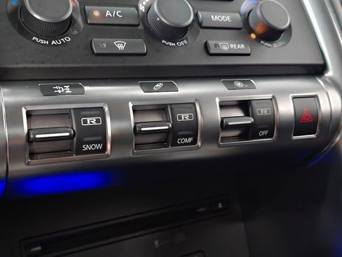 Used 2010 Nissan GT-R Premium image 38