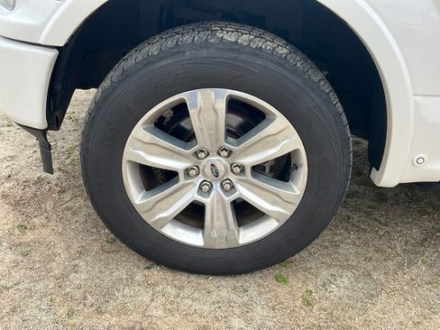 Used 2018 Ford F150 Platinum w/ Equipment Group 701A Luxury image 6