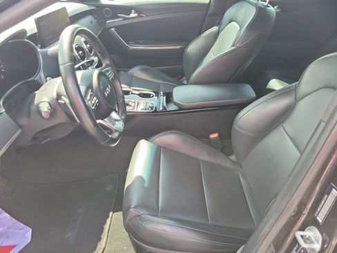 Certified 2022 Kia Stinger GT-Line RWD image 16