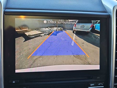 Used 2017 Porsche Cayenne image 31