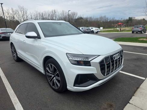 Used 2023 Audi SQ8 Premium Plus w/ Executive Package image 3