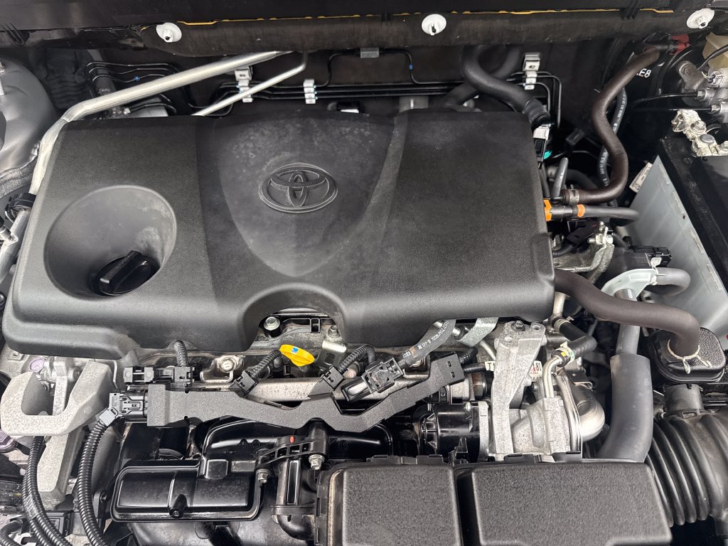 Used 2020 Toyota RAV4 Limited AWD/4WD image 40