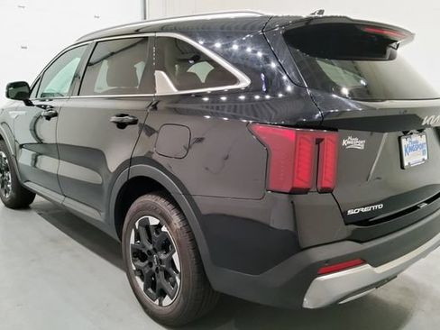 Used 2024 Kia Sorento S AWD/4WD image 6