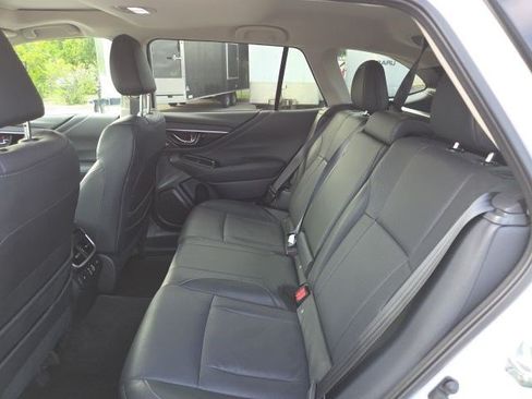 Used 2025 Subaru Outback Limited AWD/4WD image 15