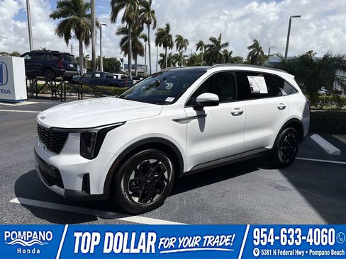 Used 2026 Kia Sorento S w/ S Panoramic Sunroof Package FWD image 4