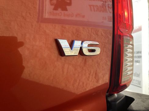 Used 2017 Toyota Tacoma TRD Off-Road image 11