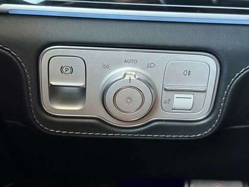 Certified 2024 Mercedes-Benz Maybach GLS 600 4MATIC image 35