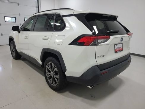 Certified 2022 Toyota RAV4 XLE Premium AWD/4WD image 6