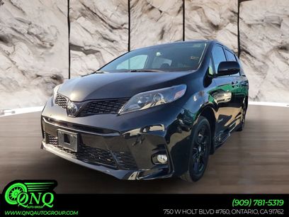 Used 2020 Toyota Sienna SE w/ SE Preferred Package