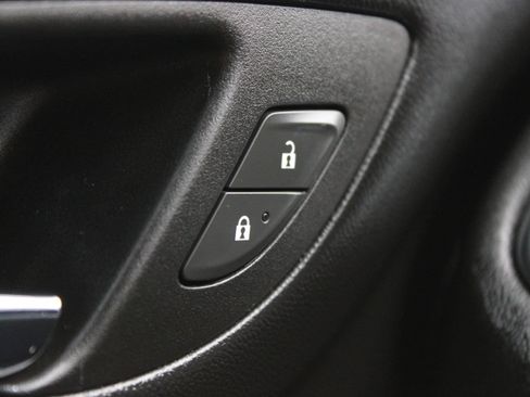 Used 2022 Chevrolet Equinox LS w/ LS Convenience Package FWD image 22